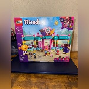 LEGO Friends Heartlake City Candy Store 42649
